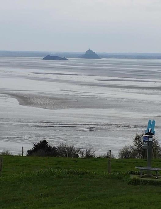 Maison Vue Sur Le Mont Saint Michel Et Sa Baie Champeaux Buitenkant foto